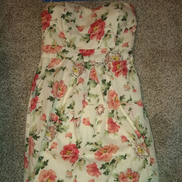 Dress - Picture 1 of 3